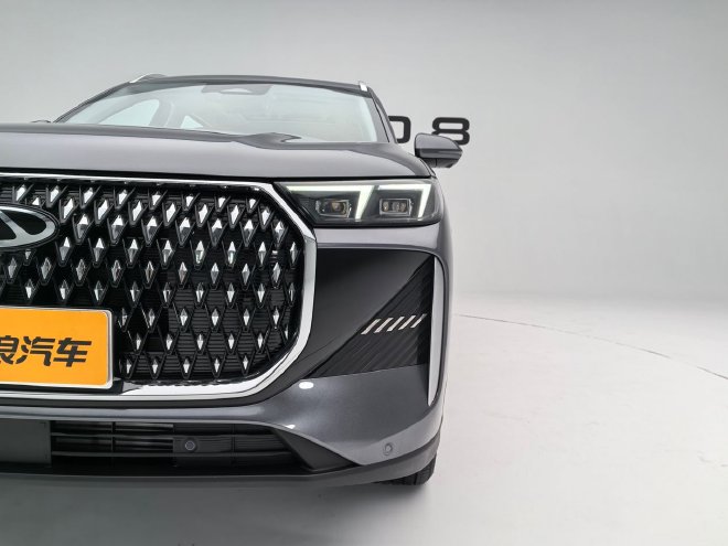 Discover the Dynamic Fifth-Generation Chery Tiggo 8: Tiger vs. Leopard