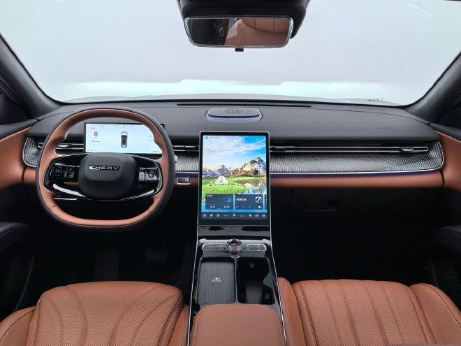 Discover the Dynamic Fifth-Generation Chery Tiggo 8: Tiger vs. Leopard