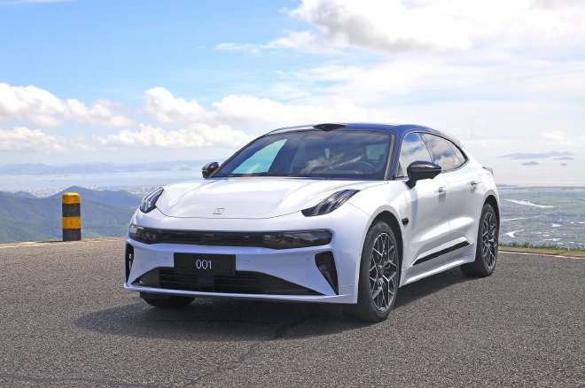 Discover the All-New Zeekr 001: Luxury EV with Cutting-Edge Features