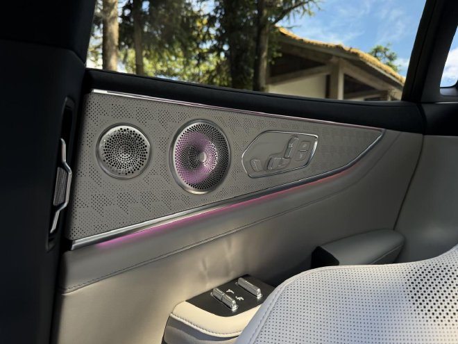 Discover the All-New Zeekr 001: Luxury EV with Cutting-Edge Features