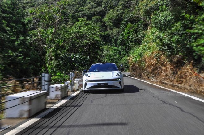 Discover the All-New Zeekr 001: Luxury EV with Cutting-Edge Features