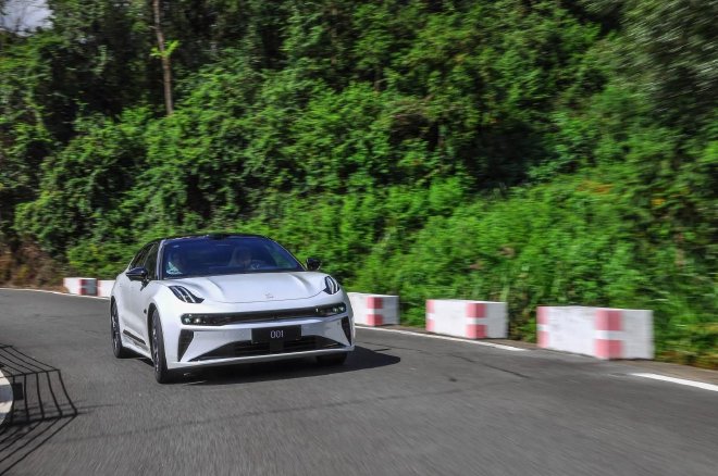 Discover the All-New Zeekr 001: Luxury EV with Cutting-Edge Features