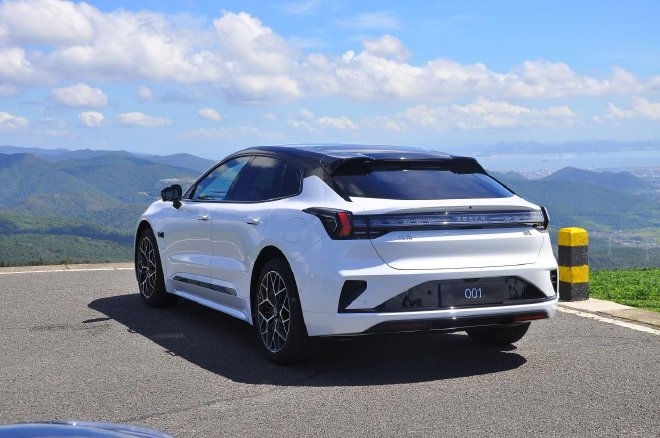 Discover the All-New Zeekr 001: Luxury EV with Cutting-Edge Features