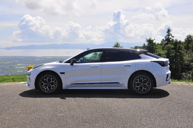 Discover the All-New Zeekr 001: Luxury EV with Cutting-Edge Features