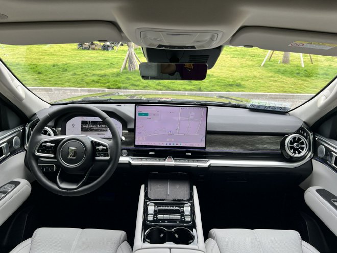 Discover the New Tank 400: Smart Off-Roading with Style and Power