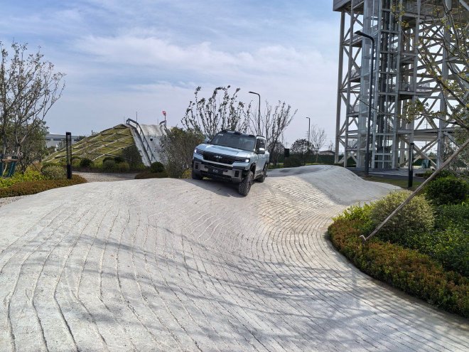 Explore the Upgraded Leopard 5 & 8: Rugged SUVs with Enhanced Features