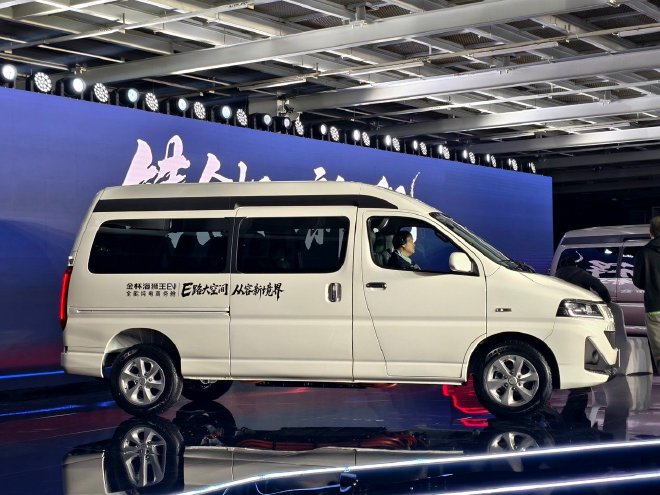 Jinbei Unveils 5 New Vehicles: EVs & 2026 Models with Exciting Features!