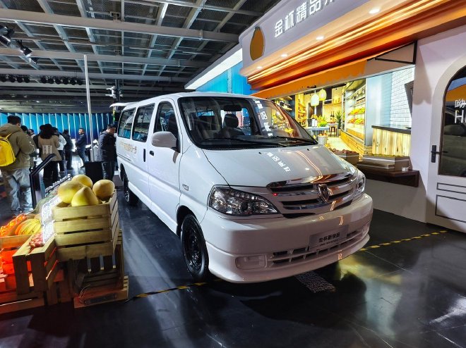 Jinbei Unveils 5 New Vehicles: EVs & 2026 Models with Exciting Features!