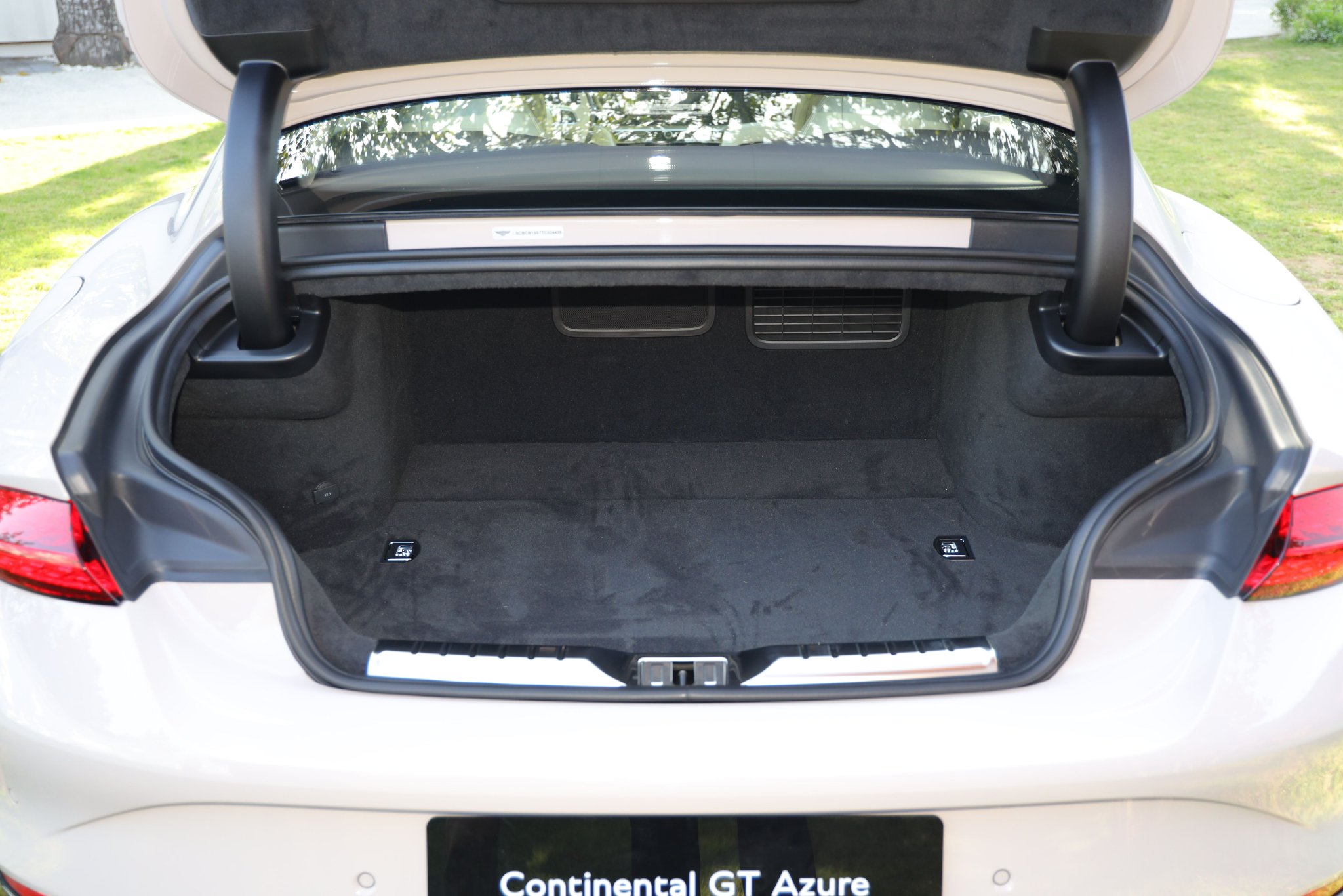 Discover the Luxurious Bentley Continental GT Azure: Performance Meets Elegance