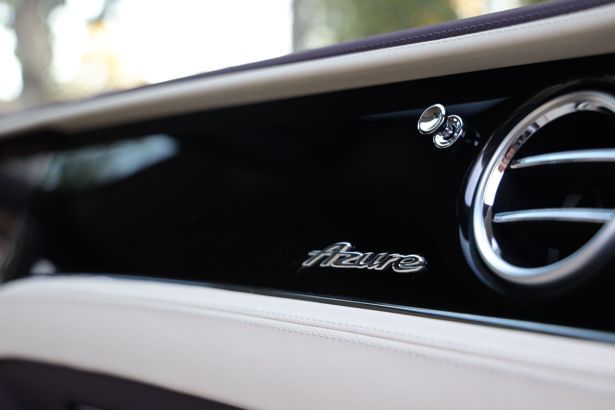 Discover the Luxurious Bentley Continental GT Azure: Performance Meets Elegance