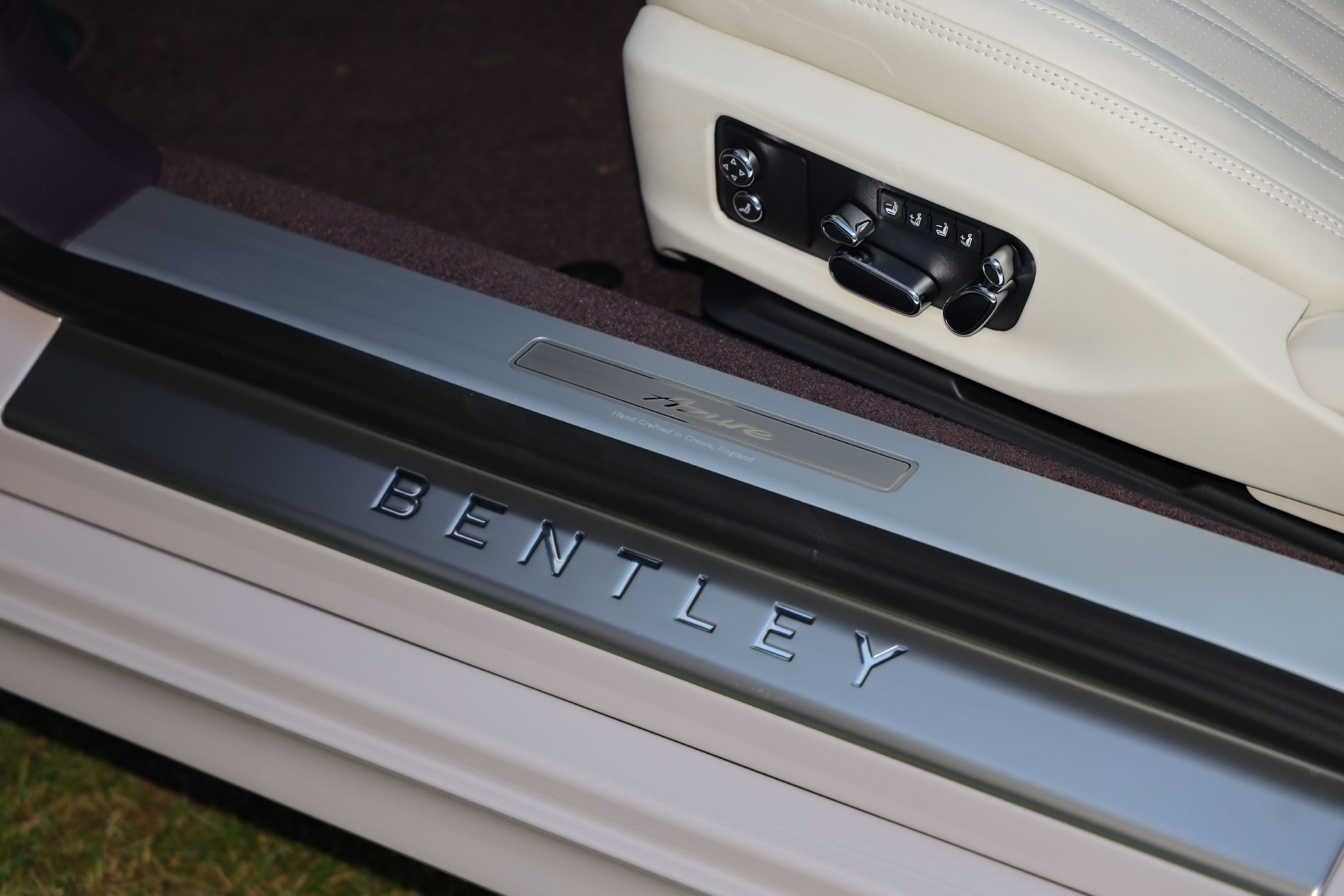 Discover the Luxurious Bentley Continental GT Azure: Performance Meets Elegance