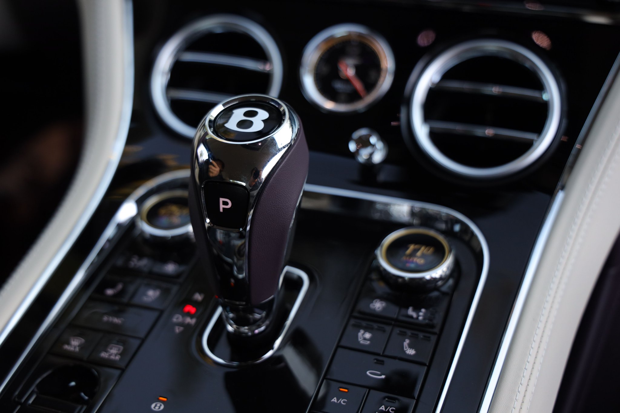 Discover the Luxurious Bentley Continental GT Azure: Performance Meets Elegance