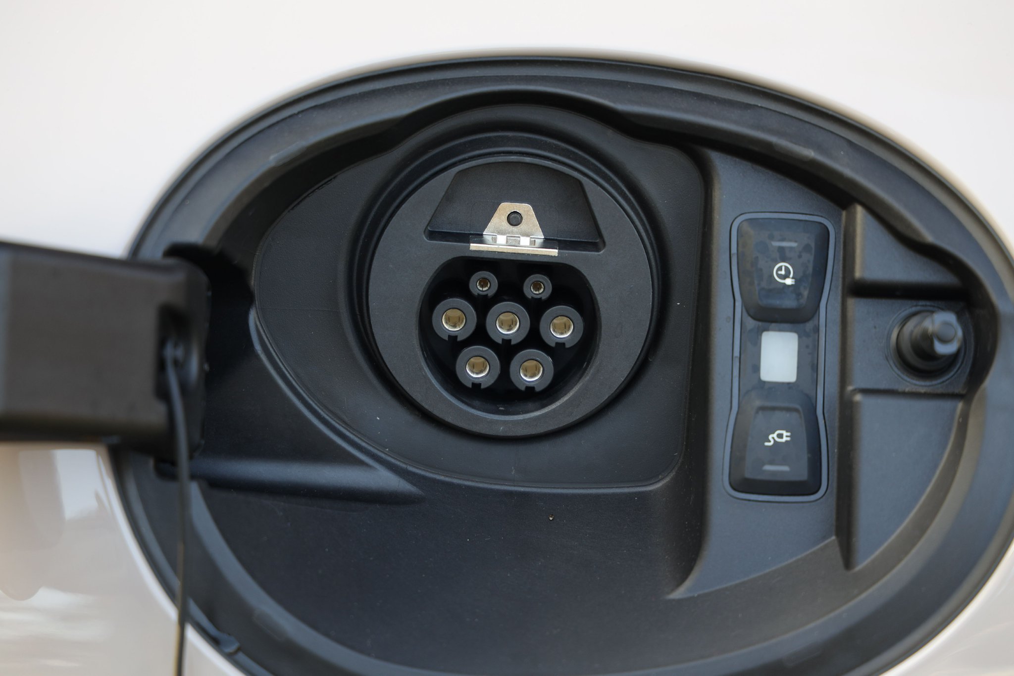 Discover the Luxurious Bentley Continental GT Azure: Performance Meets Elegance