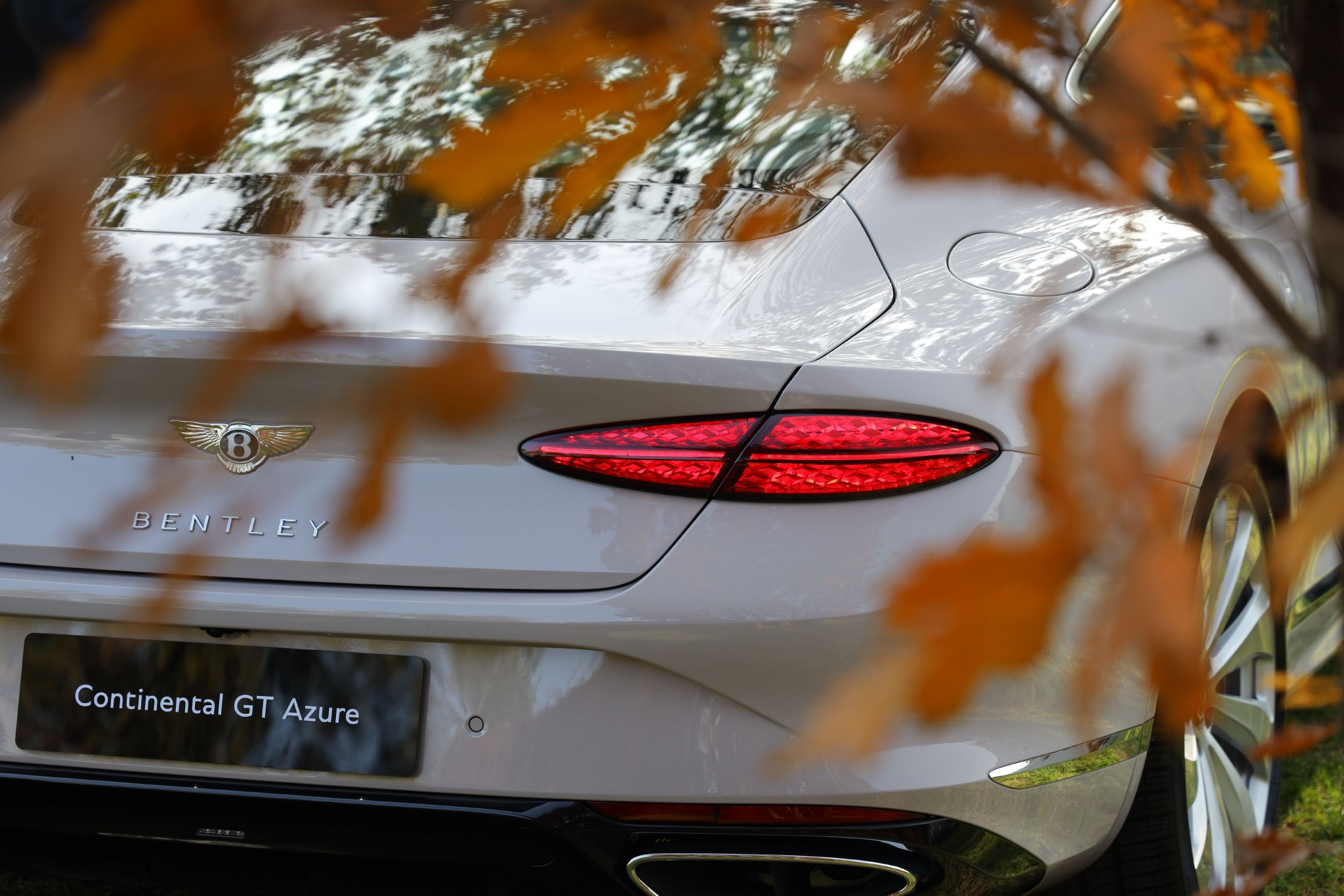 Discover the Luxurious Bentley Continental GT Azure: Performance Meets Elegance