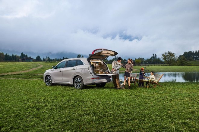 Discover the All-New Blue Electric E5 PLUS: Pre-Sale Offers & Features!