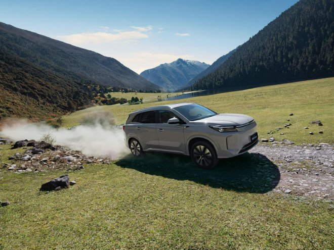 Discover the All-New Blue Electric E5 PLUS: Pre-Sale Offers & Features!