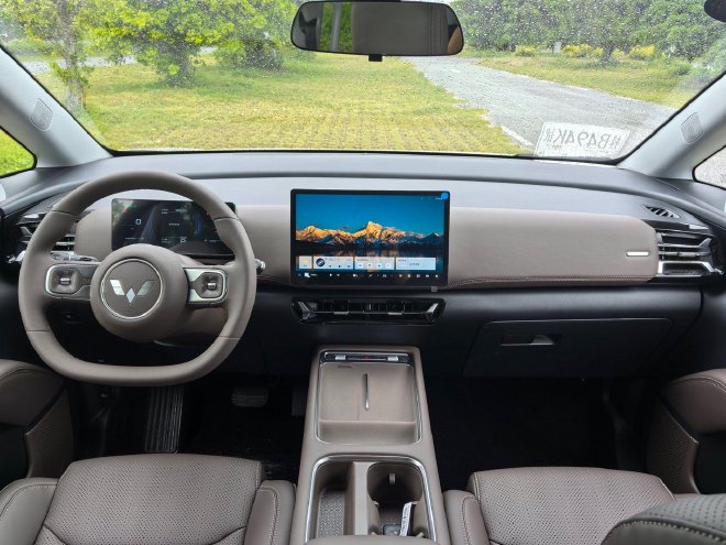 Discover the Wuling Xingguang 730: A Versatile MPV with Hybrid Power Options