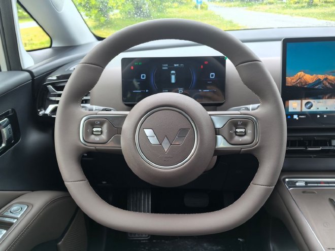 Discover the Wuling Xingguang 730: A Versatile MPV with Hybrid Power Options