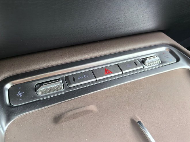 Discover the Wuling Xingguang 730: A Versatile MPV with Hybrid Power Options