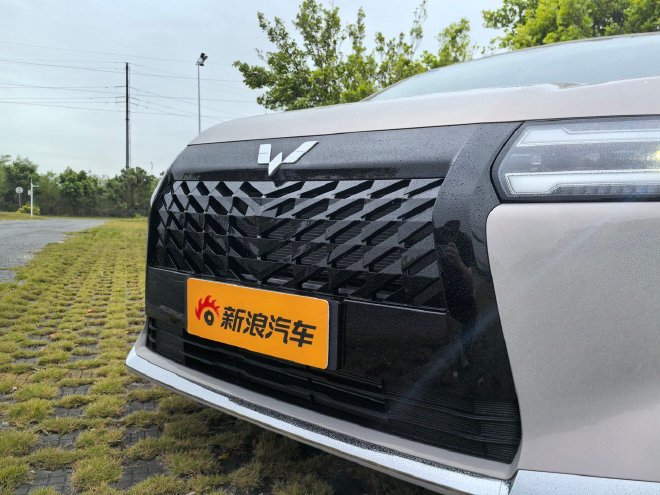 Discover the Wuling Xingguang 730: A Versatile MPV with Hybrid Power Options