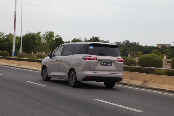 Discover the Wuling Xingguang 730: A Versatile MPV with Hybrid Power Options