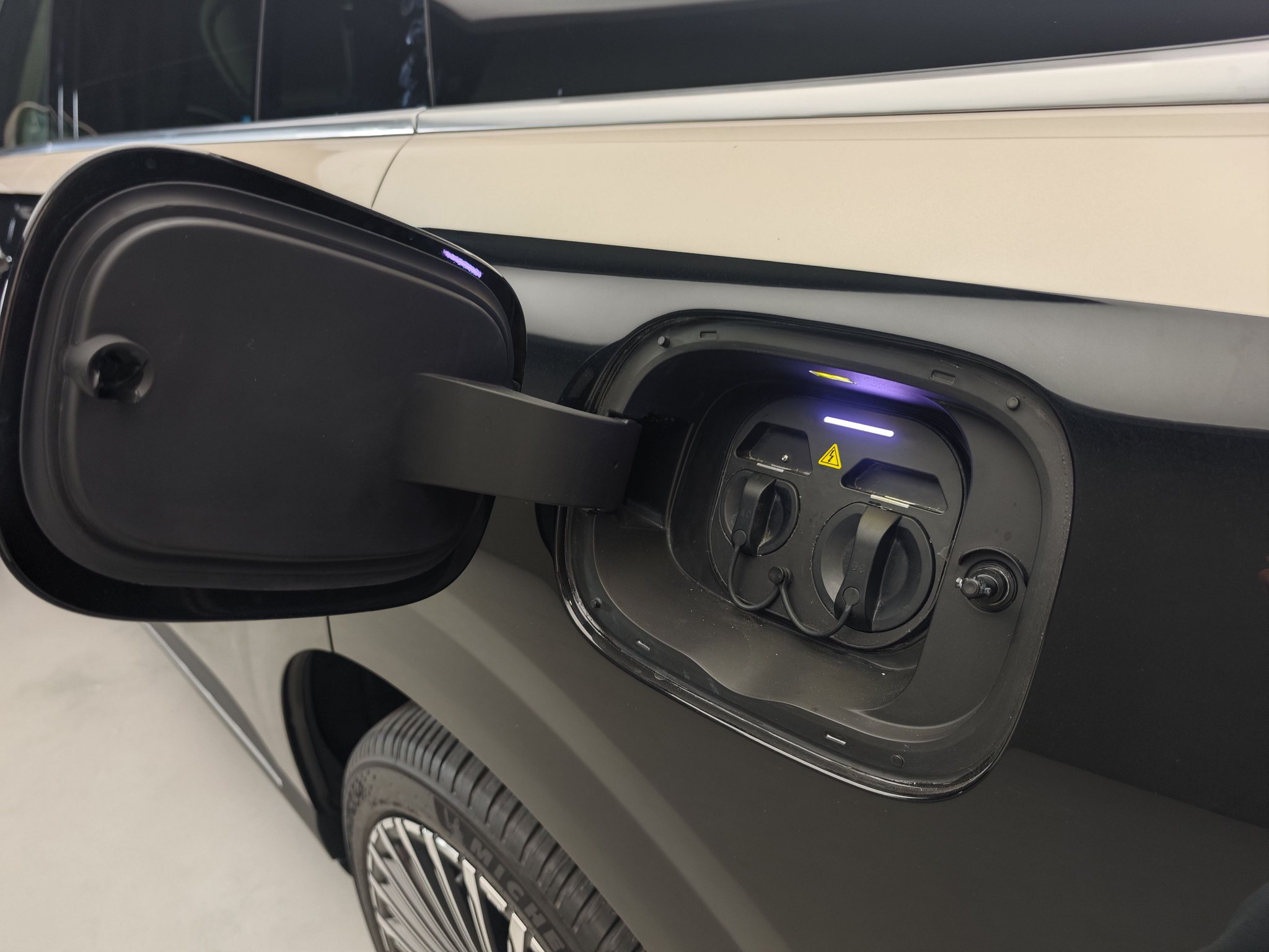 Discover Chery's Fengyun T11: A Luxurious Flagship SUV with Cutting-Edge Tech