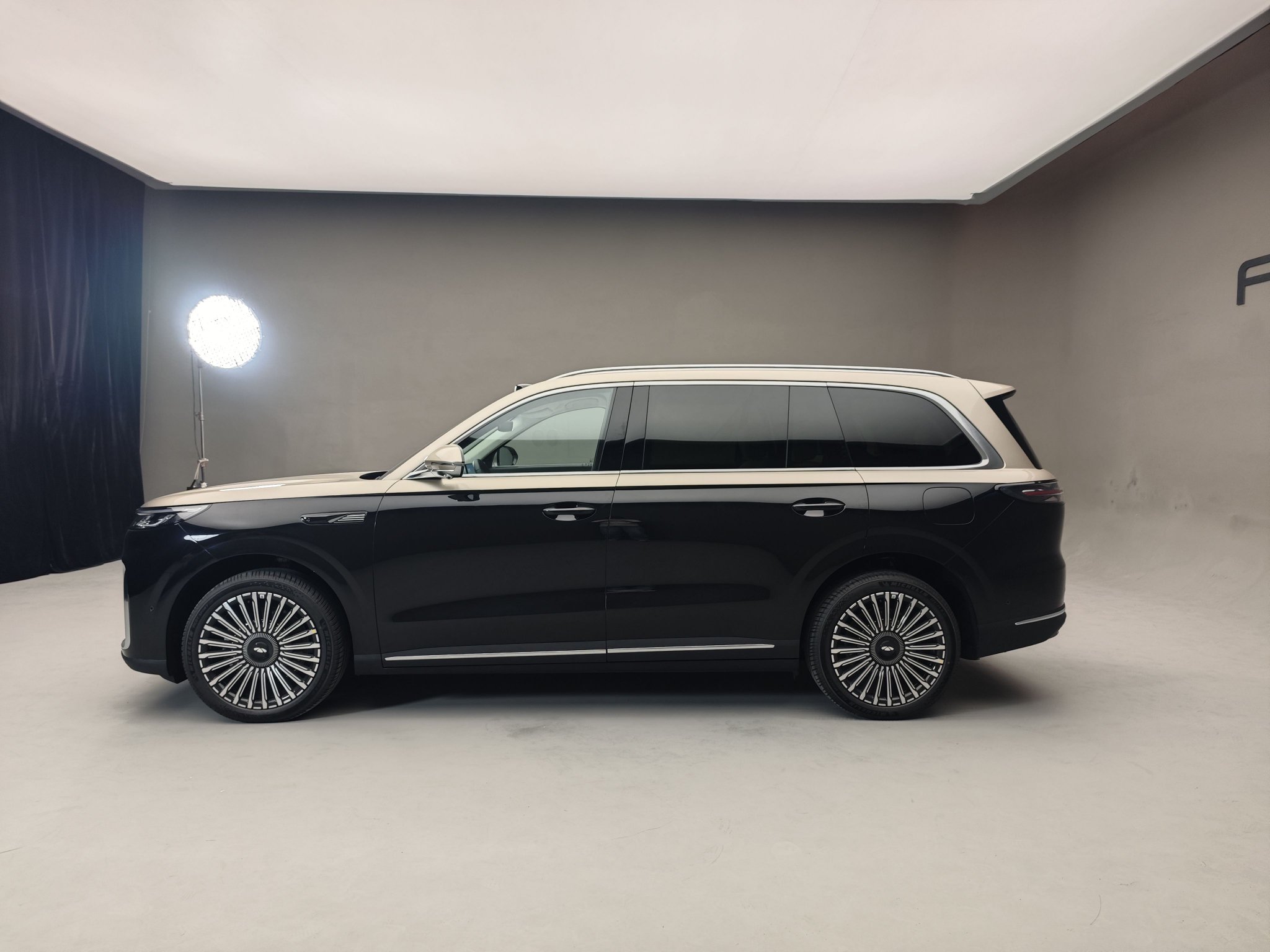 Discover Chery's Fengyun T11: A Luxurious Flagship SUV with Cutting-Edge Tech