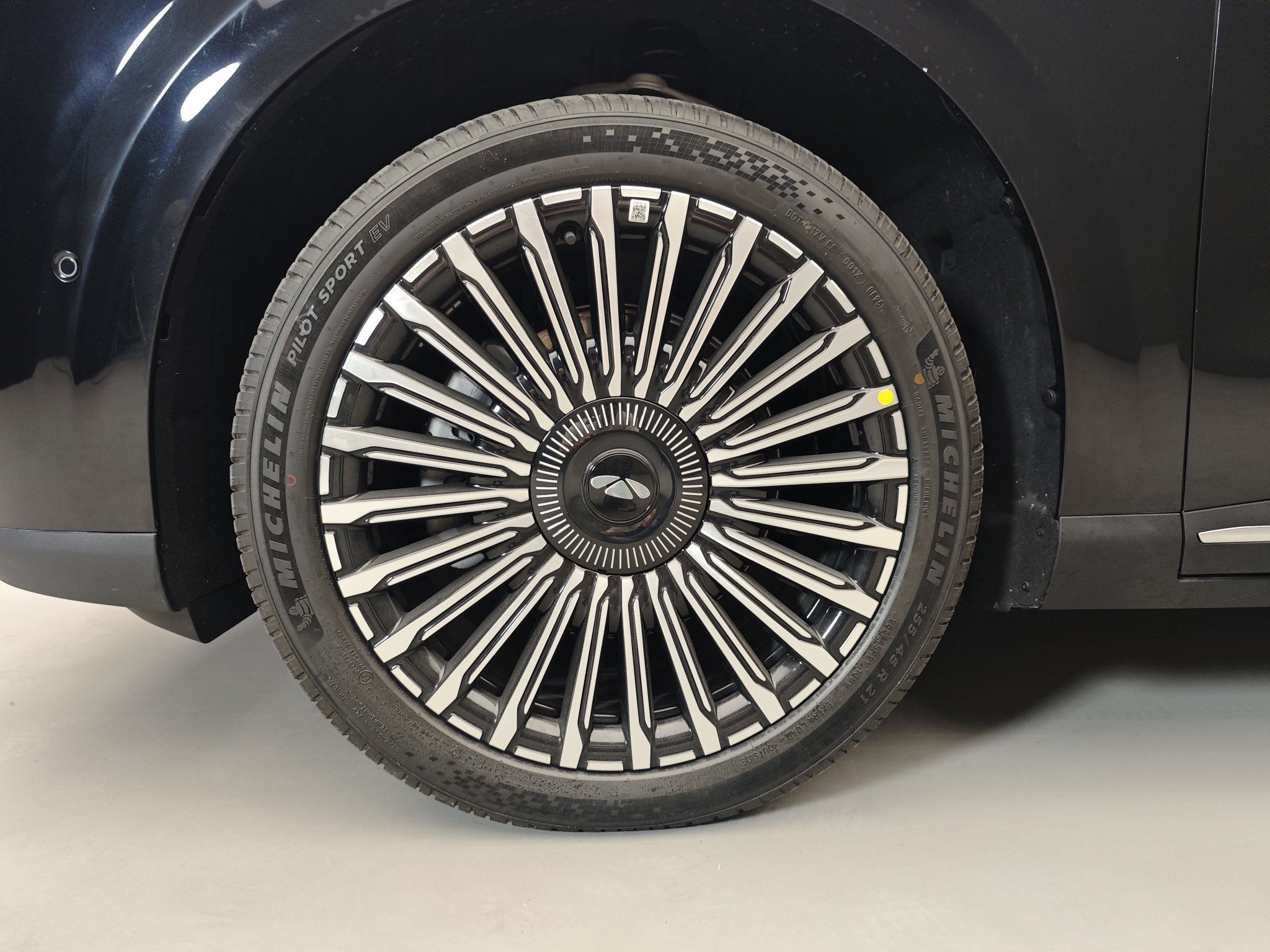 Discover Chery's Fengyun T11: A Luxurious Flagship SUV with Cutting-Edge Tech