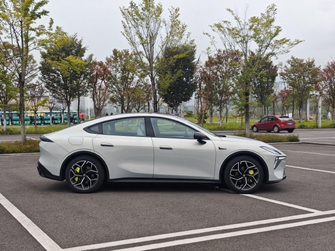 Discover the Changan Deep Blue L06: Stylish, Advanced, and Ready to Pre-Sell!