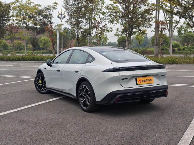 Discover the Changan Deep Blue L06: Stylish, Advanced, and Ready to Pre-Sell!